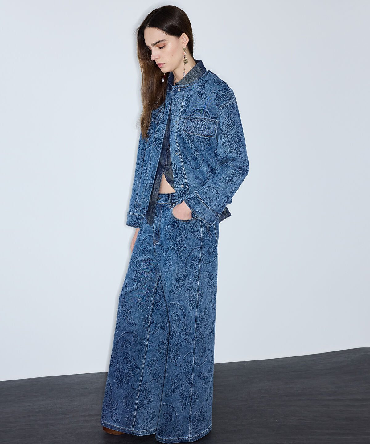 Printed Wide-Leg Jeans