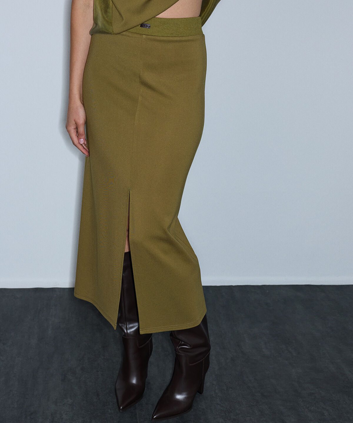 Rib-Waist Midi Skirt
