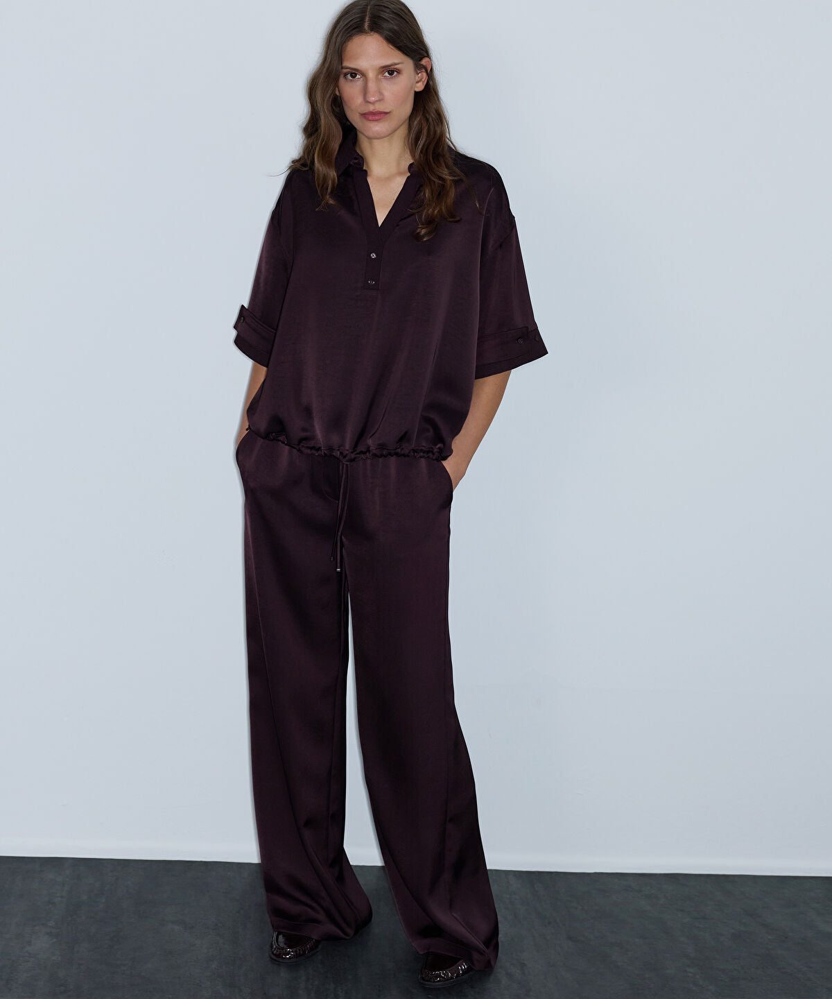 Ribbed-Trim Shiny Blouse